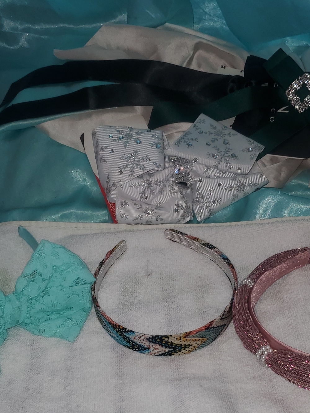 Hair Accessory Bundle - Picture 6 of 6